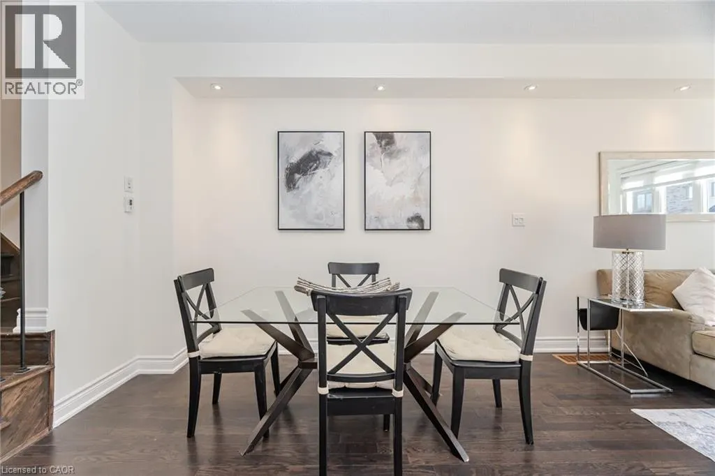 7 LADY EVELYN Crescent