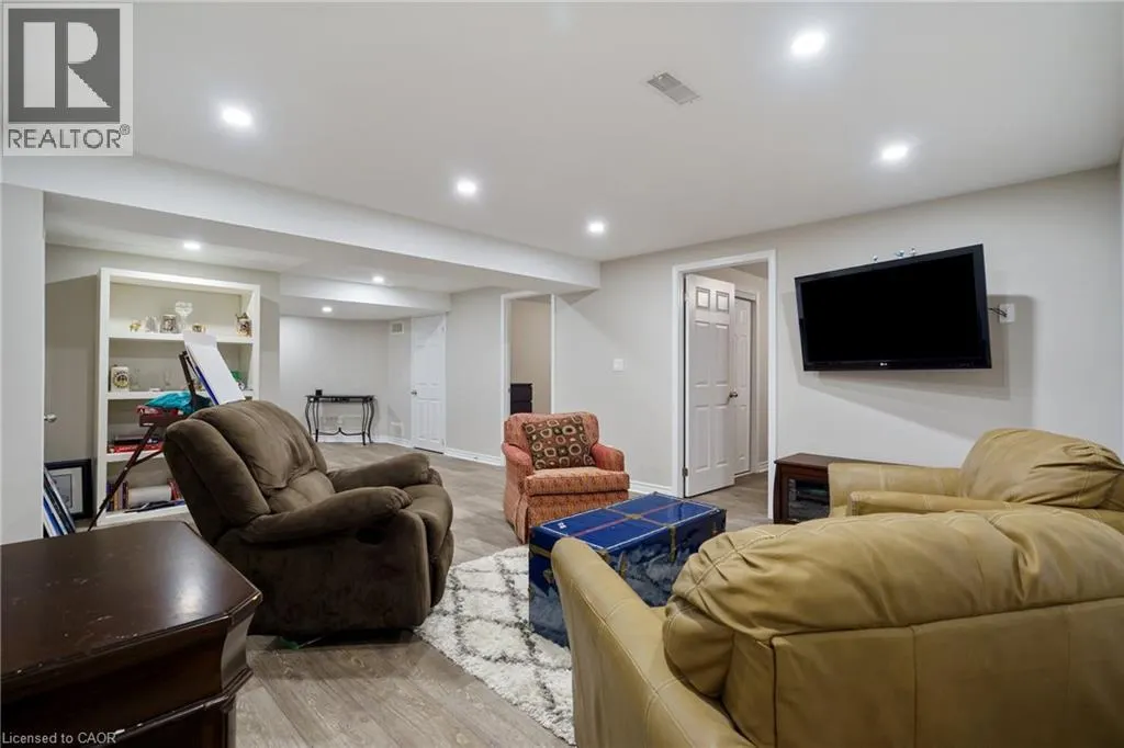 333 VALRIDGE Drive