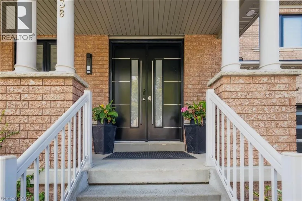 38 CAPE DORSET Crescent
