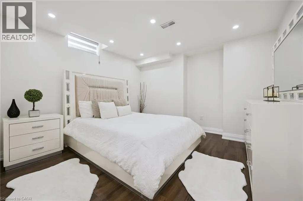 38 CAPE DORSET Crescent