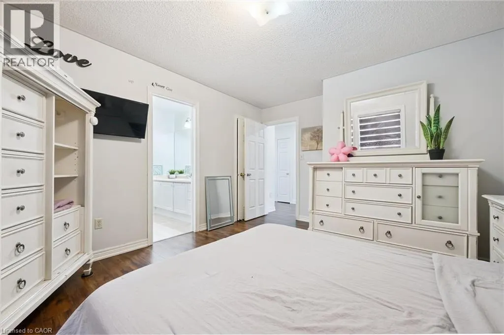 38 CAPE DORSET Crescent