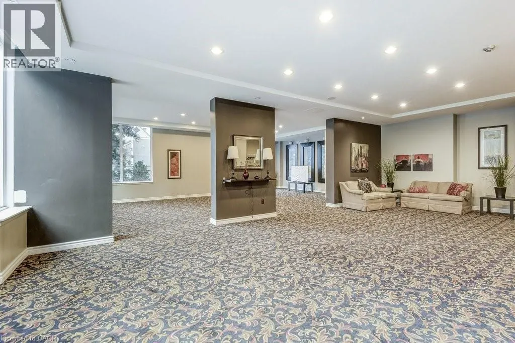 67 CAROLINE Street S Unit# 9D, #9D
