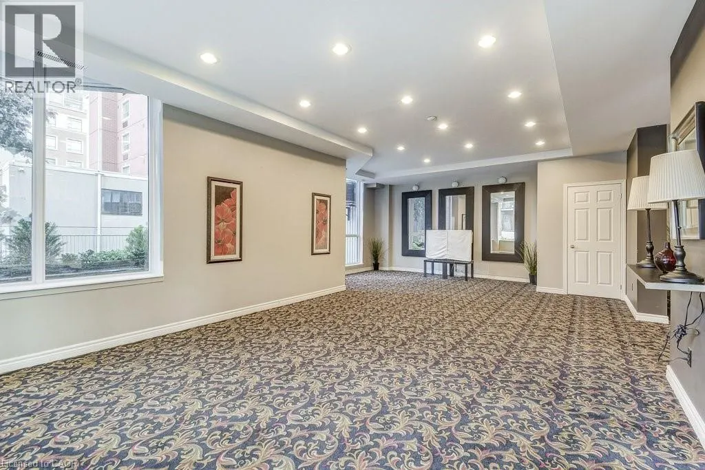 67 CAROLINE Street S Unit# 9D, #9D