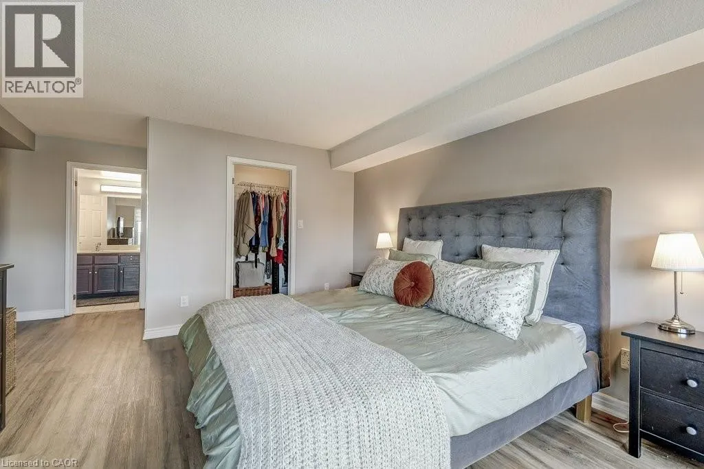 67 CAROLINE Street S Unit# 9D, #9D