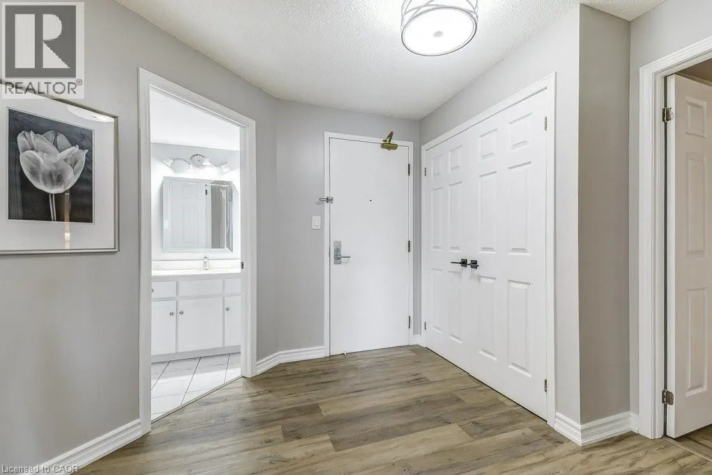 67 CAROLINE Street S Unit# 9D, #9D