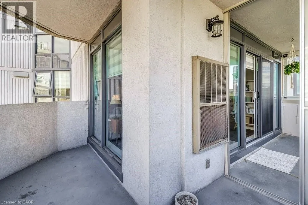 67 CAROLINE Street S Unit# 9D, #9D