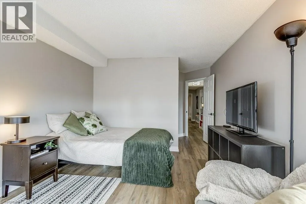 67 CAROLINE Street S Unit# 9D, #9D