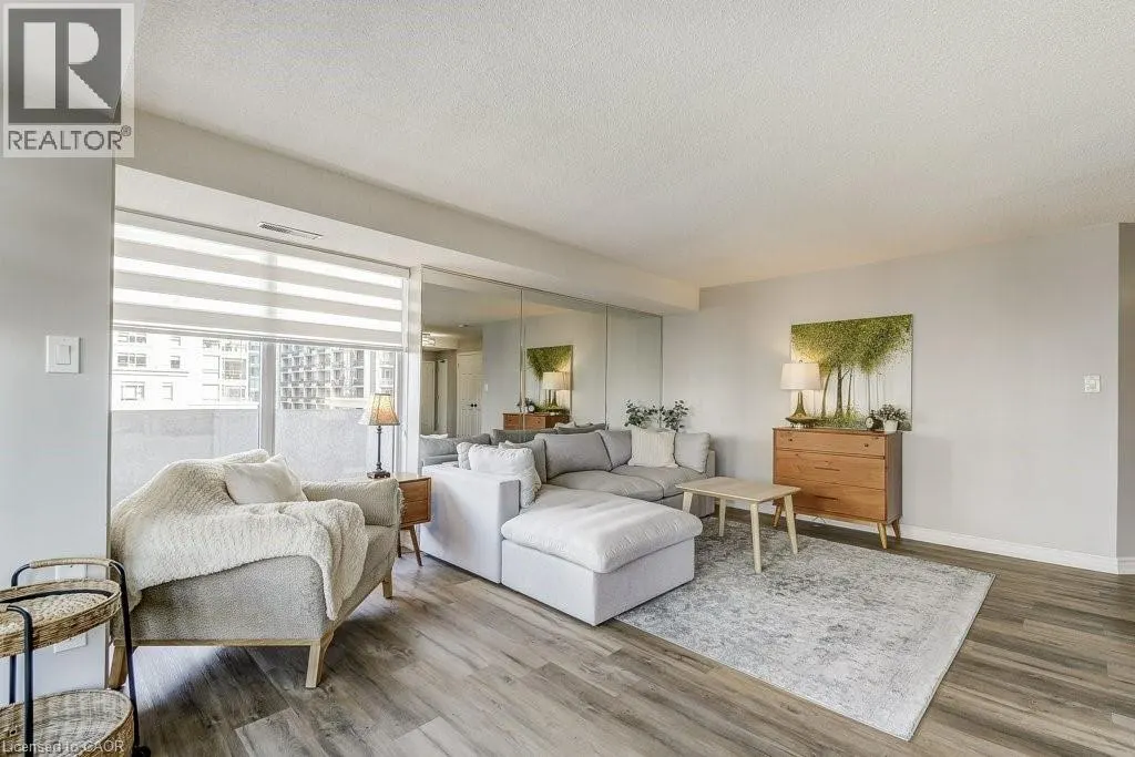 67 CAROLINE Street S Unit# 9D, #9D