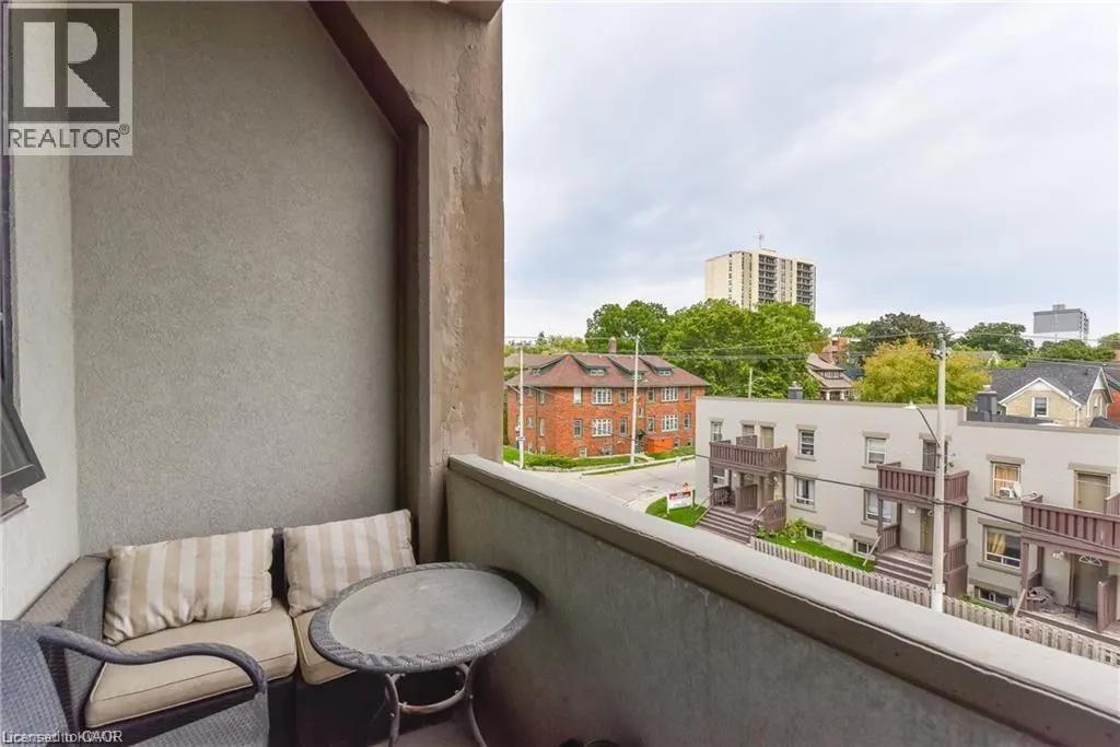 112 BENTON Street Unit# 306, #306