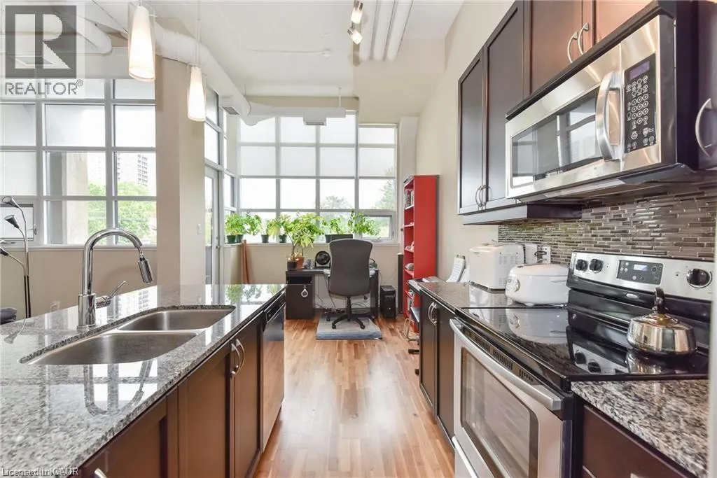 112 BENTON Street Unit# 306, #306