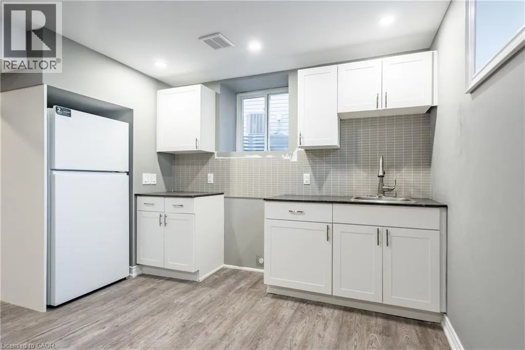 8561 DOGWOOD Crescent