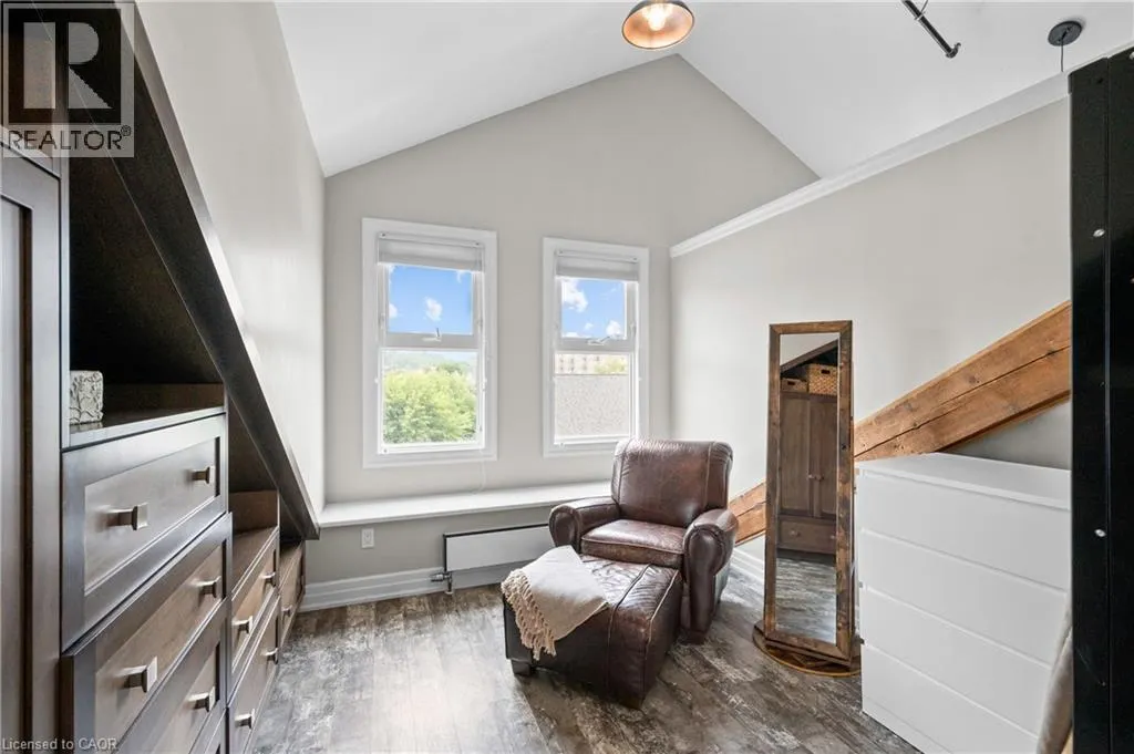25 CONCESSION Street Unit# 201, #201