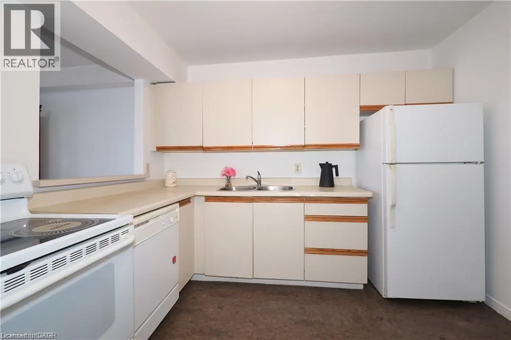 18 HOLBORN Court Unit# 402, #402
