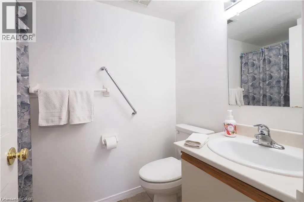 18 HOLBORN Court Unit# 402, #402