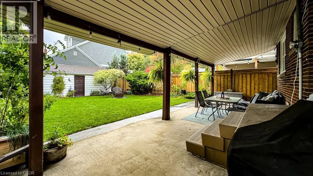 30 MONTROSE Avenue