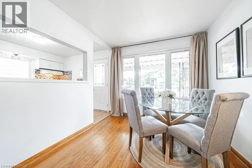 1089 MEREDITH Avenue