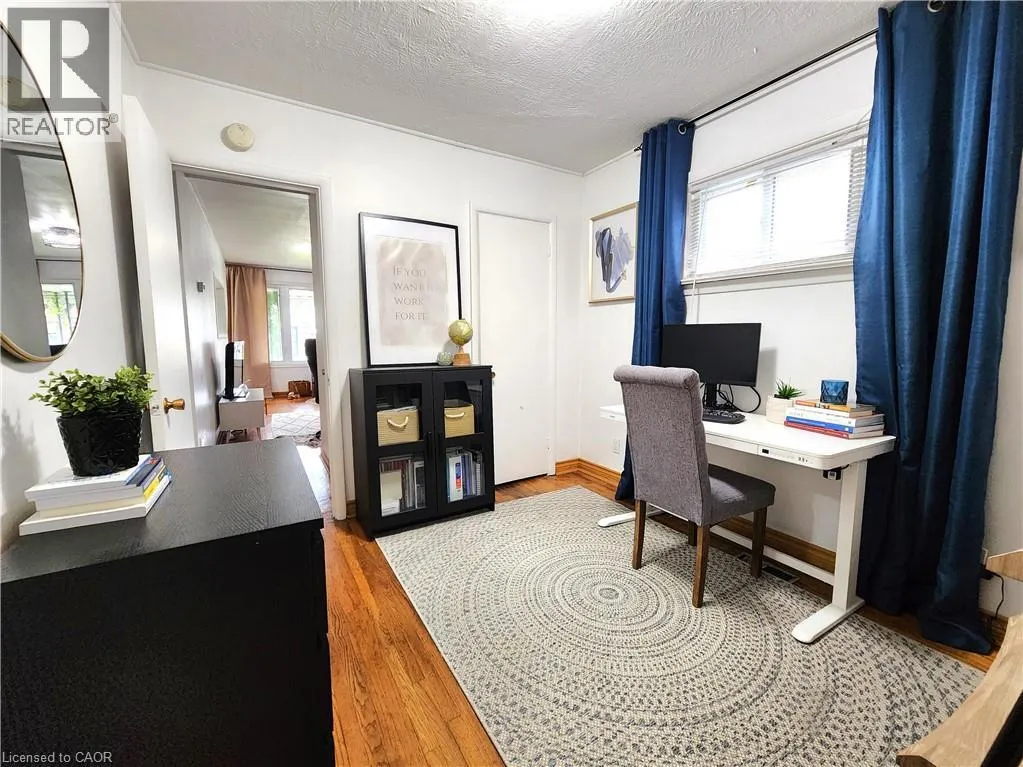 1089 MEREDITH Avenue