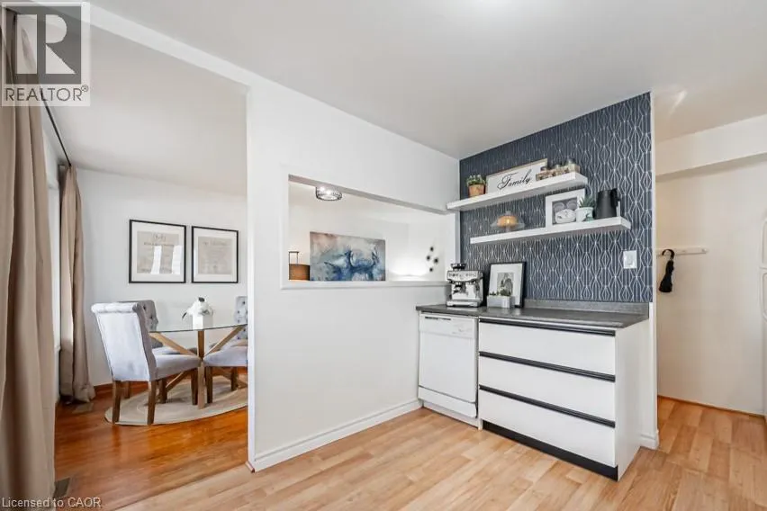 1089 MEREDITH Avenue