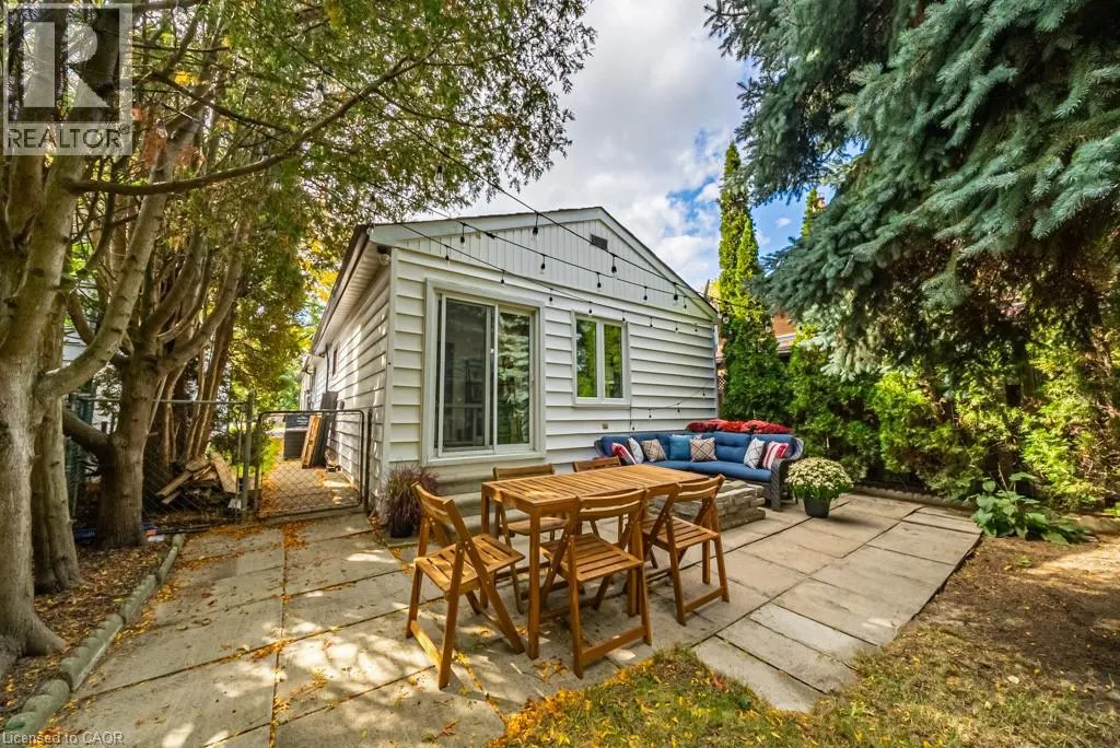 1089 MEREDITH Avenue