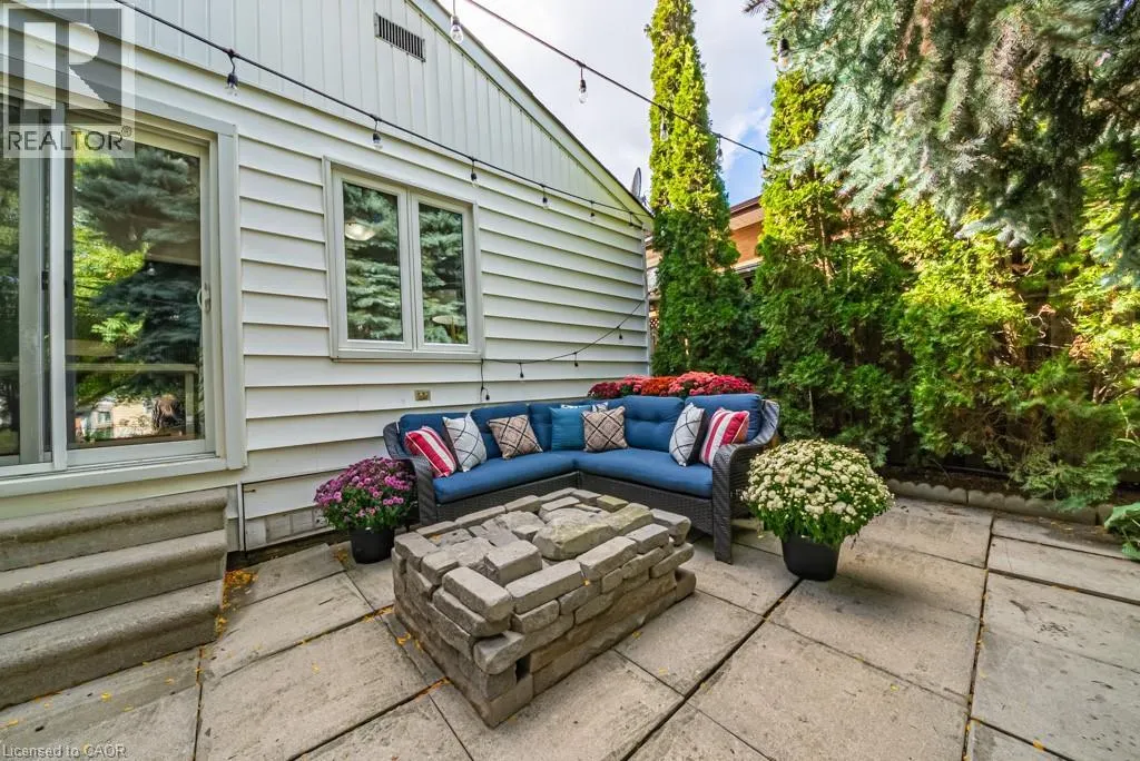 1089 MEREDITH Avenue