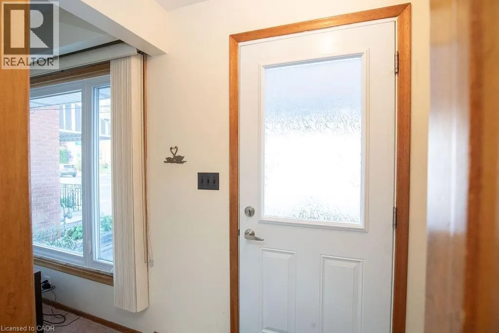313 BARTON Street W