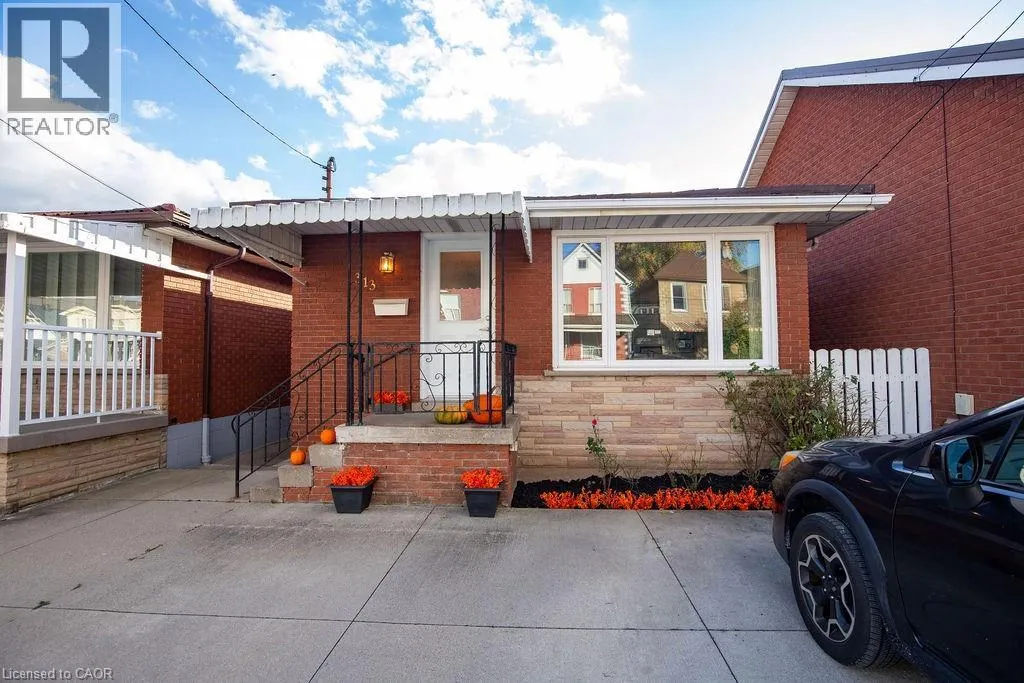 313 BARTON Street W