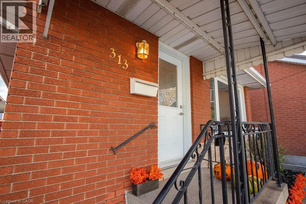 313 BARTON Street W
