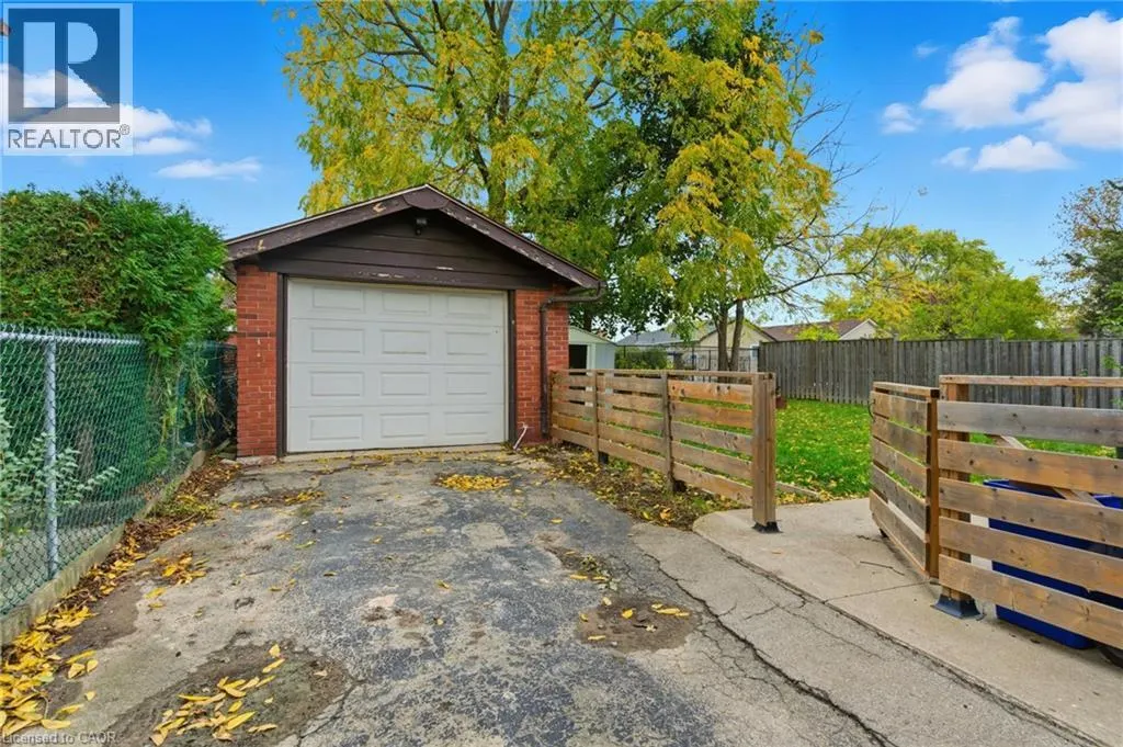 558 ROSSEAU Road