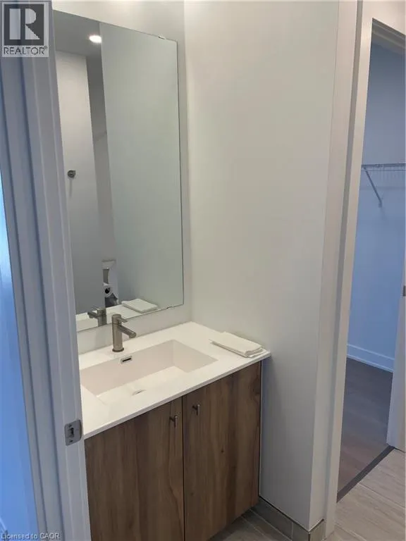 25 WELLINGTON Street S Unit# 602, #602