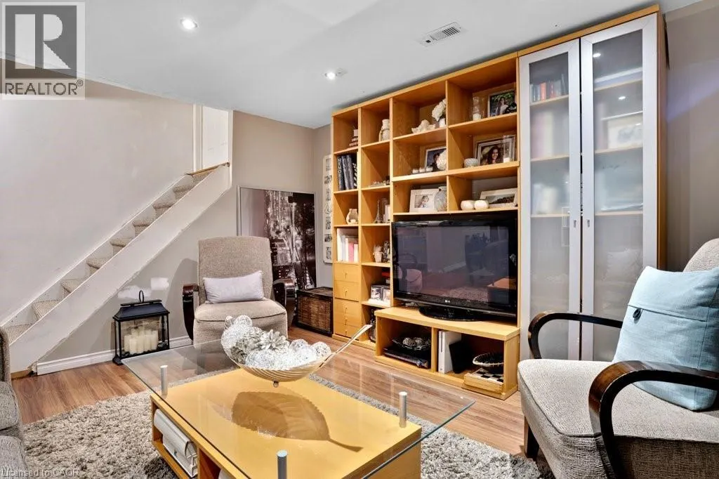 4 SWIFT Crescent