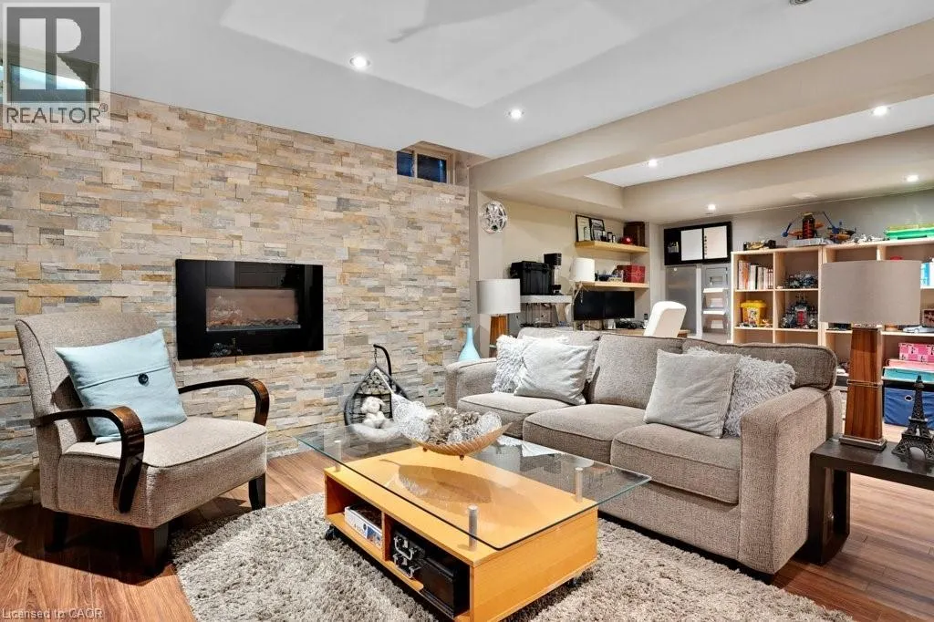 4 SWIFT Crescent
