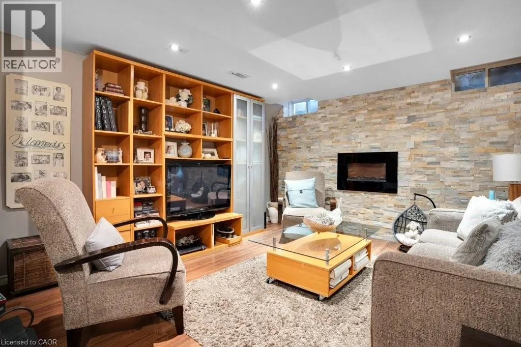 4 SWIFT Crescent