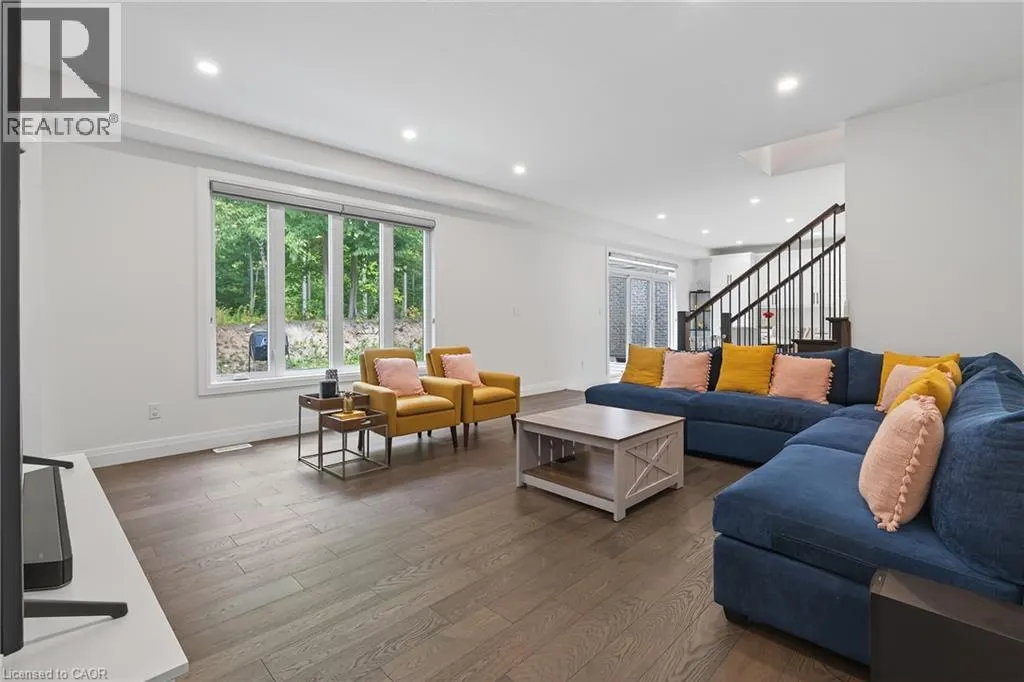 209 JEFFREY Place