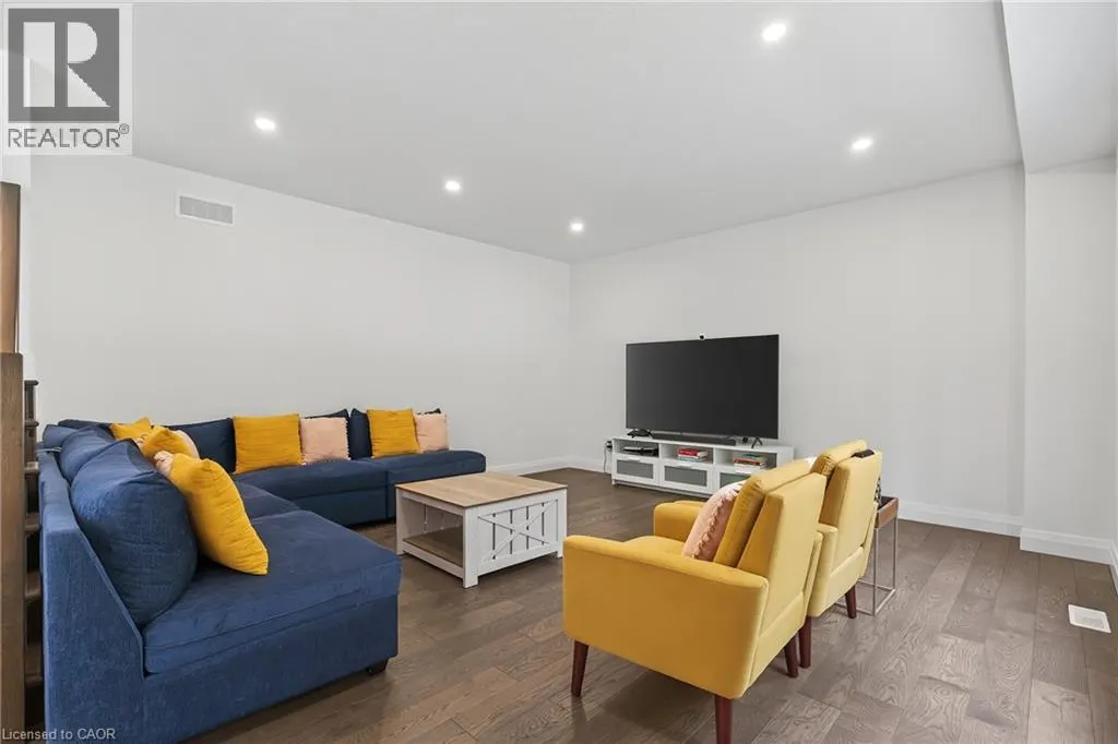 209 JEFFREY Place
