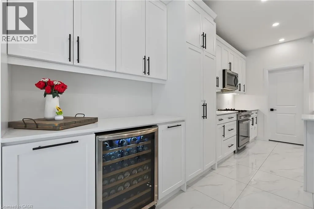 209 JEFFREY Place