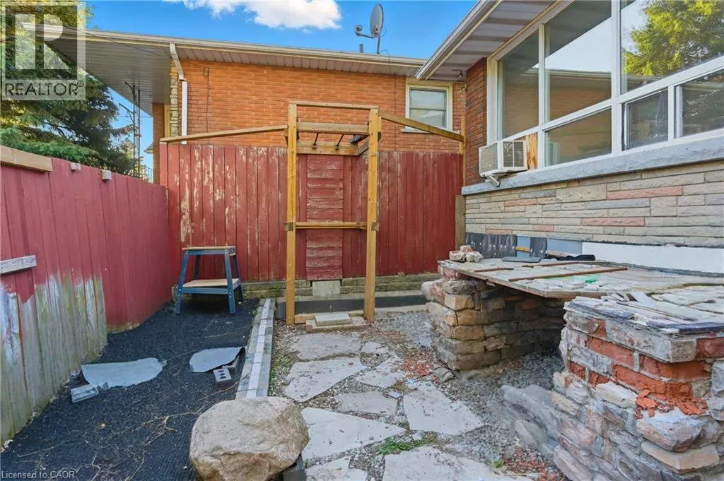 34 GALE Crescent