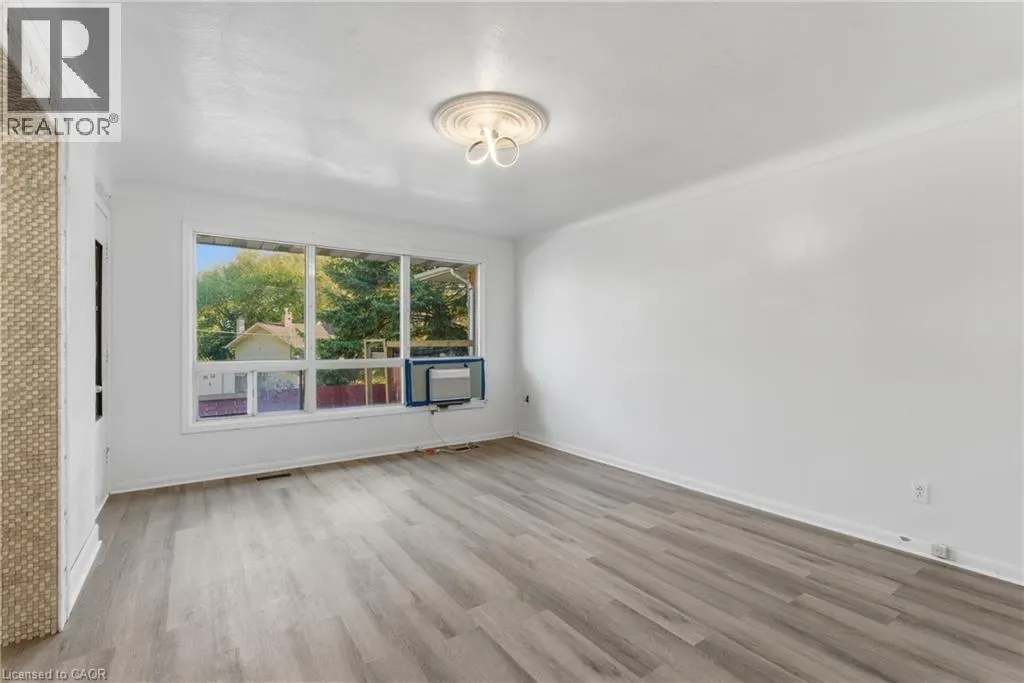34 GALE Crescent