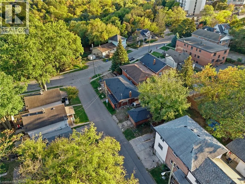34 GALE Crescent