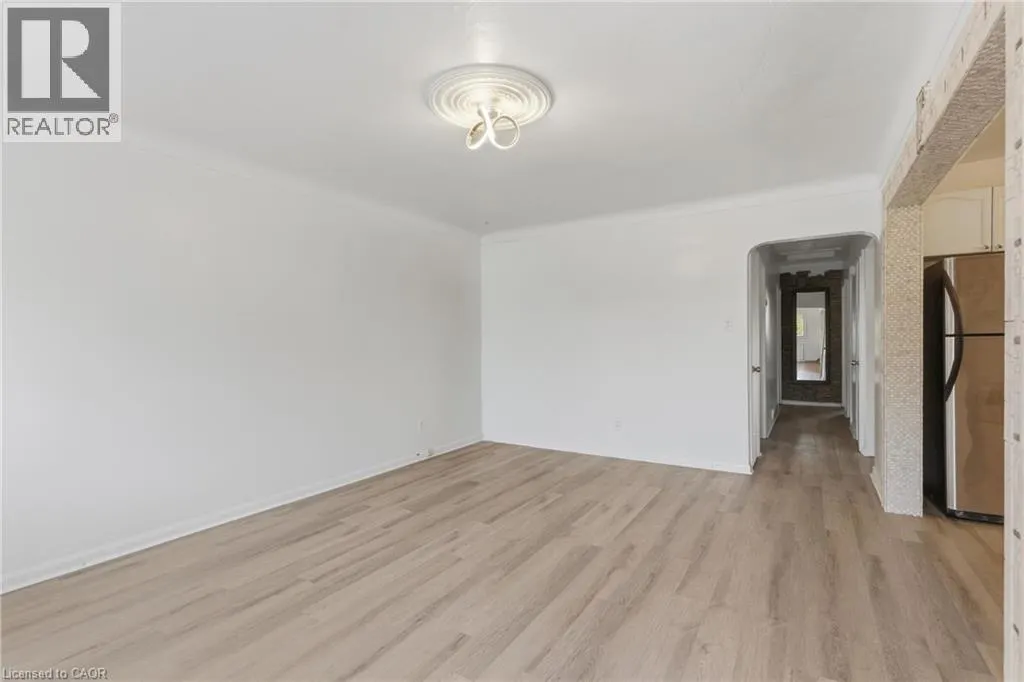 34 GALE Crescent