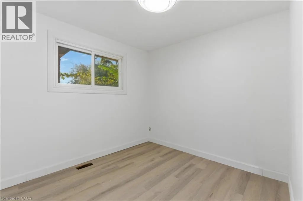 34 GALE Crescent