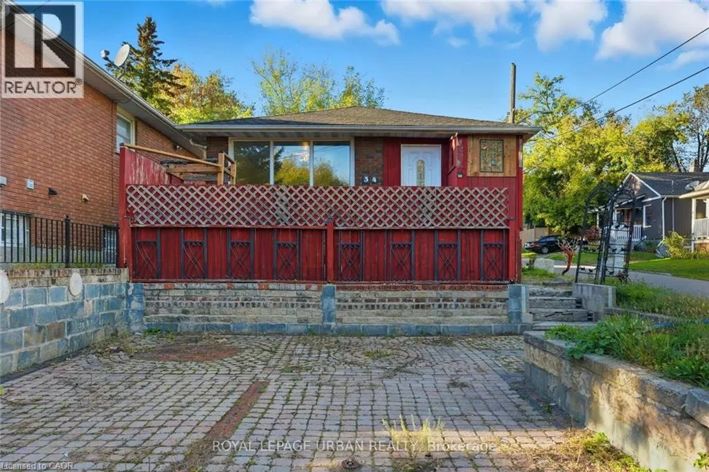 34 GALE Crescent