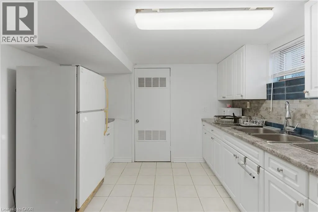 34 GALE Crescent