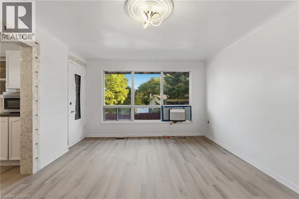 34 GALE Crescent