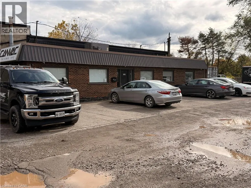 2070 QUEENSWAY Drive