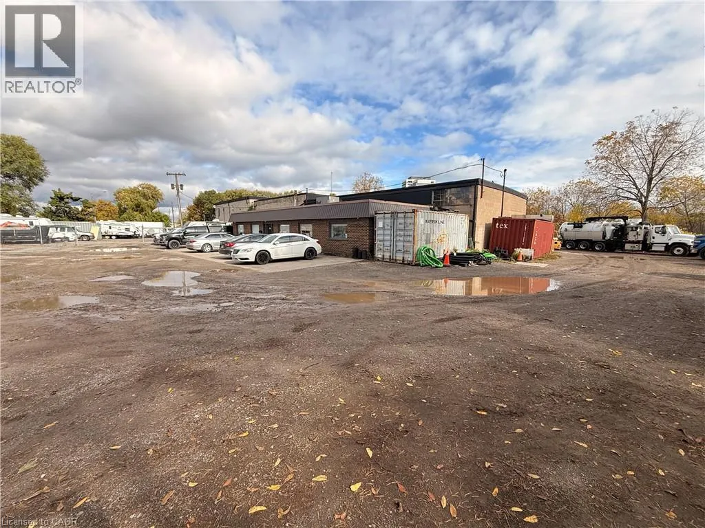 2070 QUEENSWAY Drive