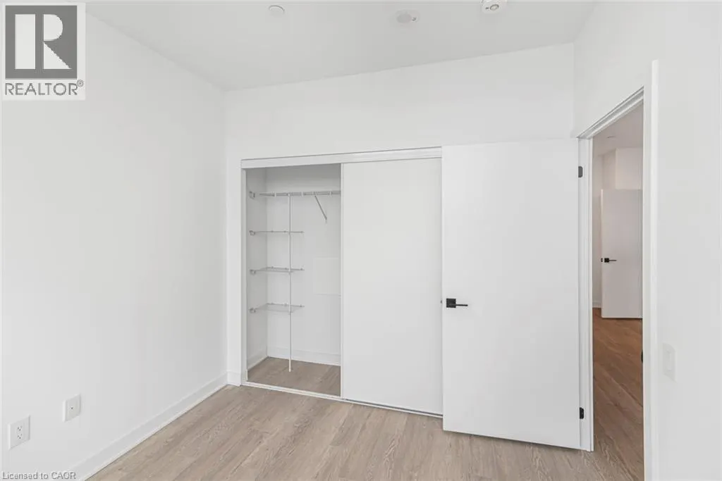 2782 BARTON Street E Unit# 813, #813