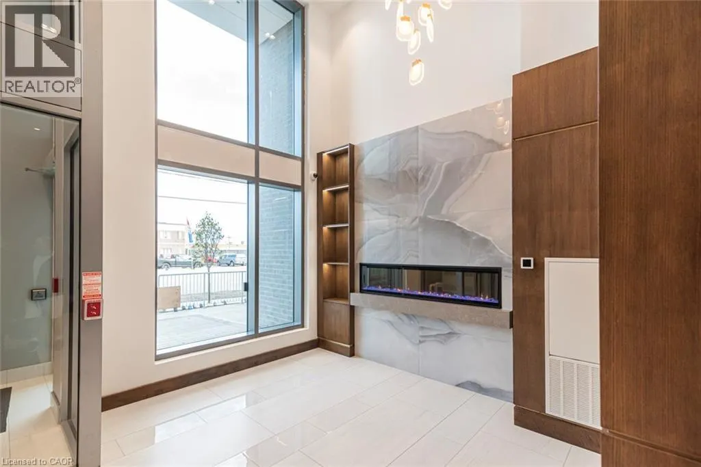 2782 BARTON Street E Unit# 813, #813