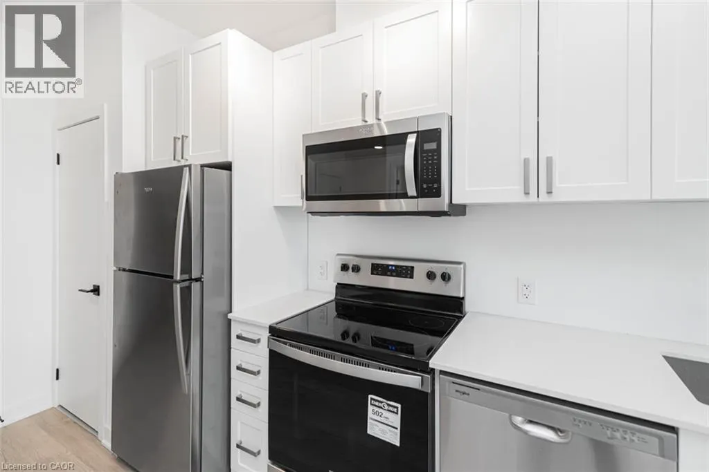 2782 BARTON Street E Unit# 813, #813