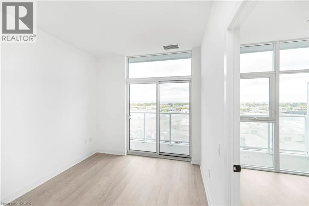 2782 BARTON Street E Unit# 813, #813