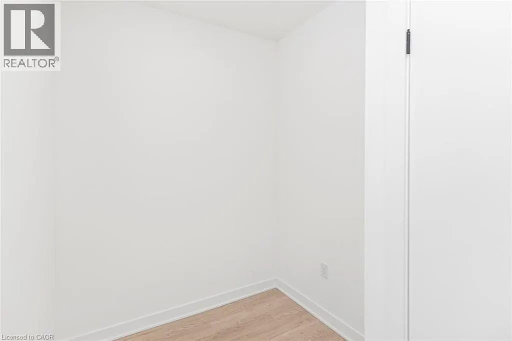 2782 BARTON Street E Unit# 813, #813